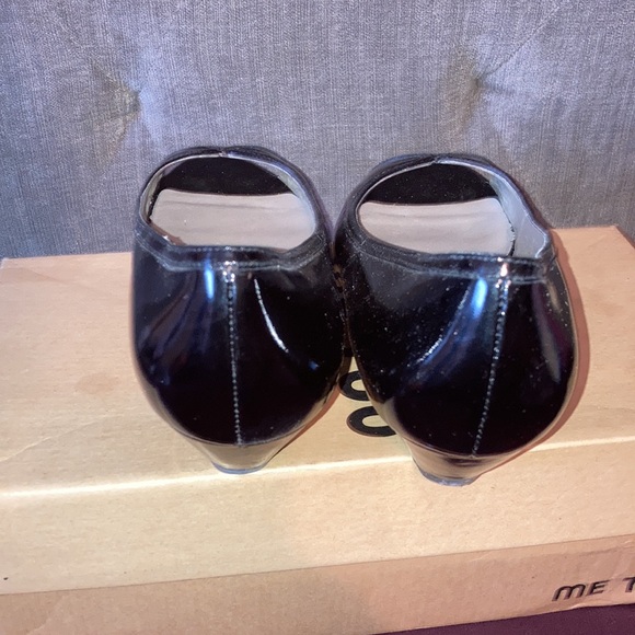 ME TOO Patent Leather Peep Toe Flats - Picture 3 of 6